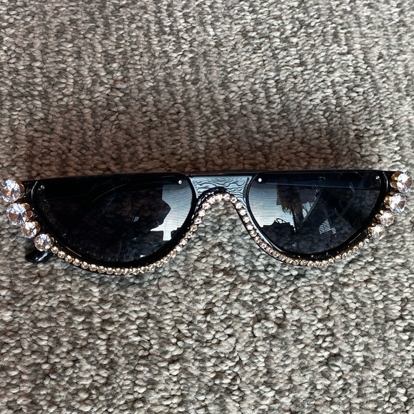 Bling - Picture 1 of 1